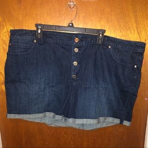 Jen Lopez size 24 blue jean boyfriend shorts. NWOT